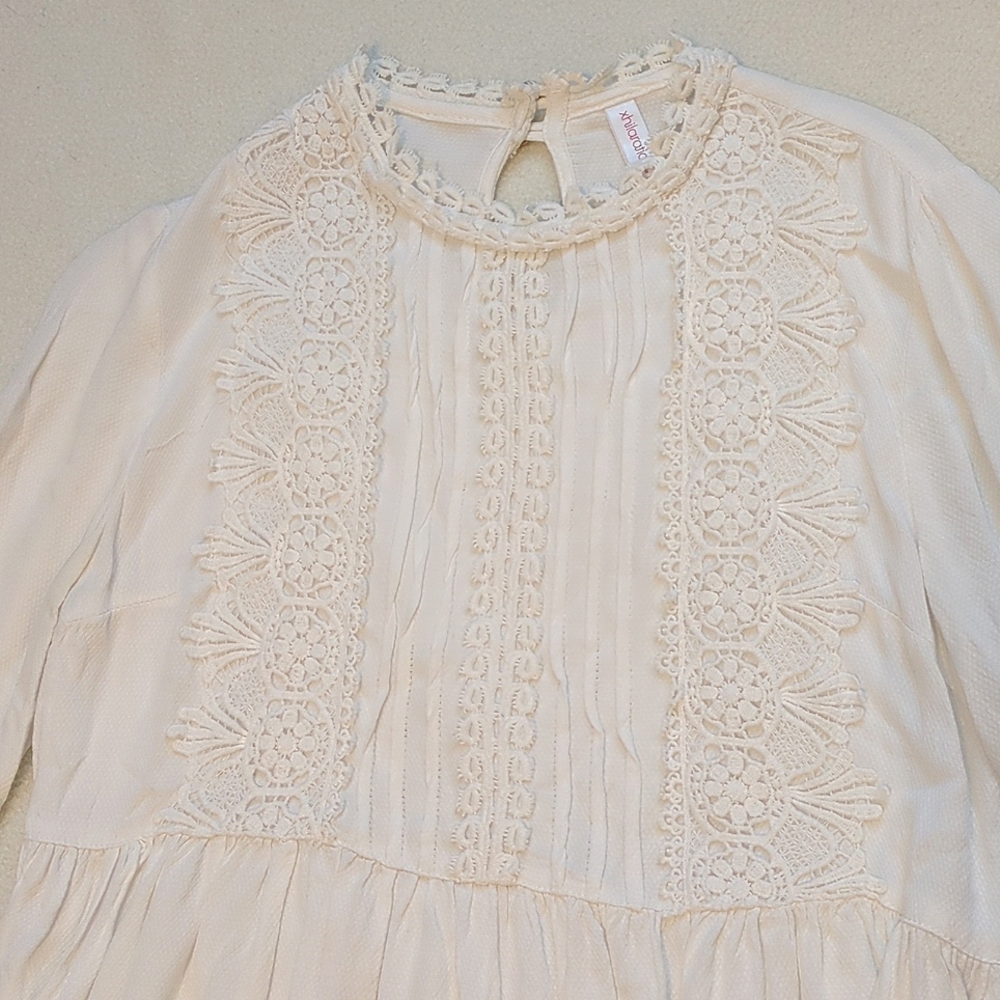 Cream Crochet Blouse - Picture 5 of 10